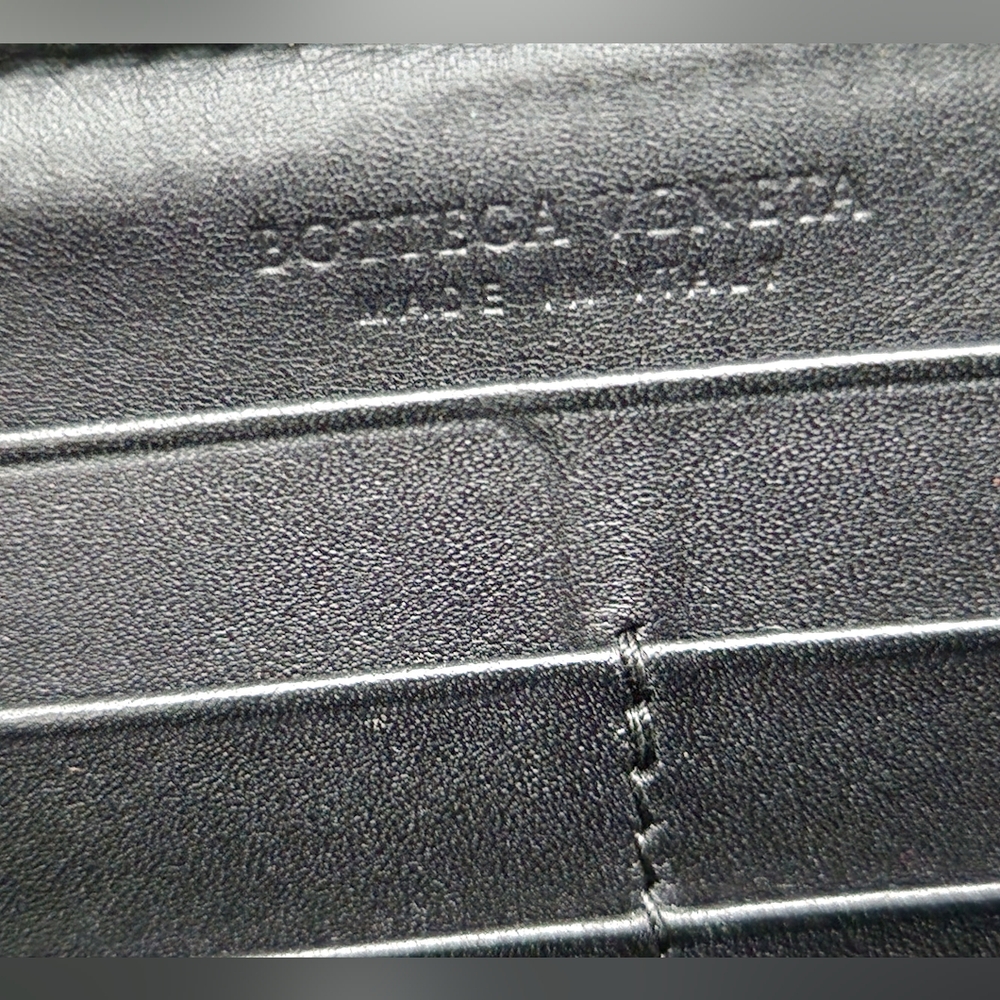 Bottega Veneta Black Leather Zippy Wallet - Picture 8 of 13